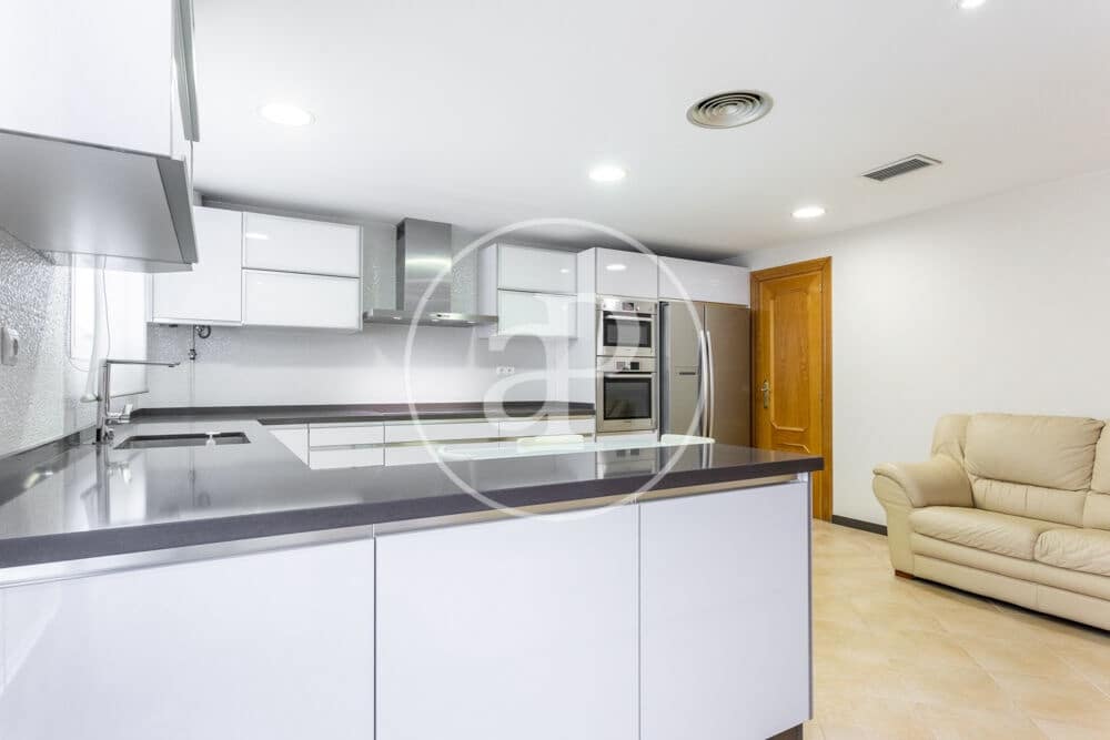4 camera da letto Appartamento da affittare in Burjassot con garage - 1.800 € (Rif: 9890472)
