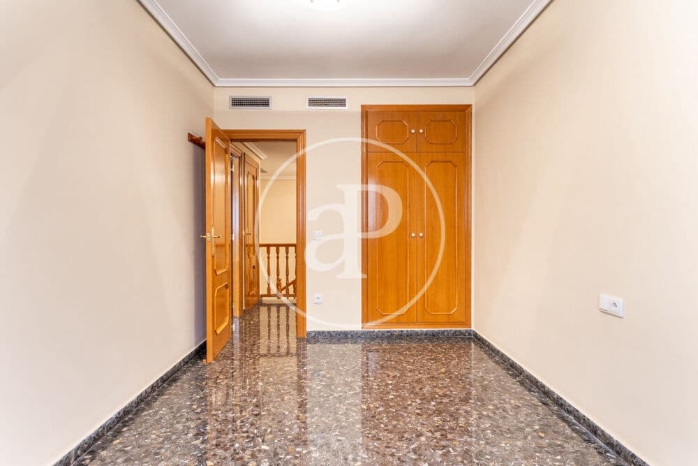 4 camera da letto Appartamento da affittare in Burjassot con garage - 1.800 € (Rif: 9890472)