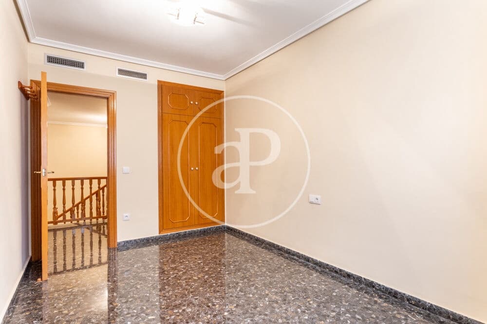 4 camera da letto Appartamento da affittare in Burjassot con garage - 1.800 € (Rif: 9890472)
