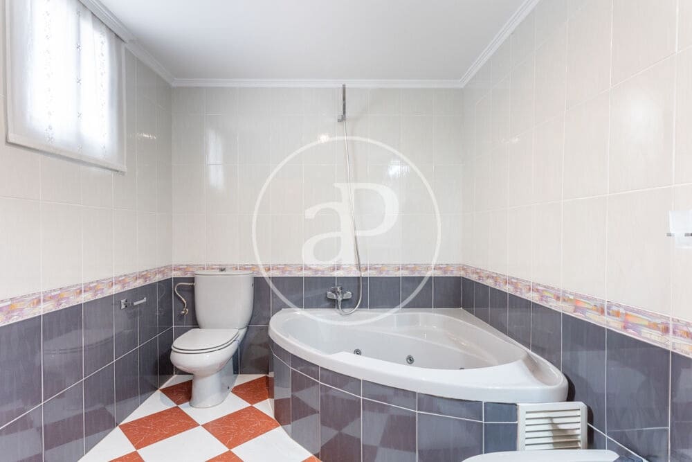 4 camera da letto Appartamento da affittare in Burjassot con garage - 1.800 € (Rif: 9890472)