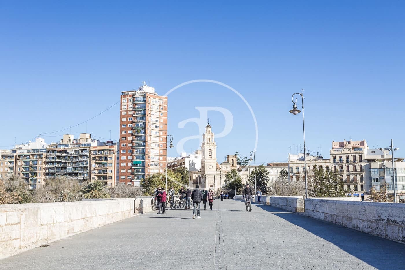 1 quarto Moradia para arrendar em Valencia cidade - 1 100 € (Ref: 9890473)