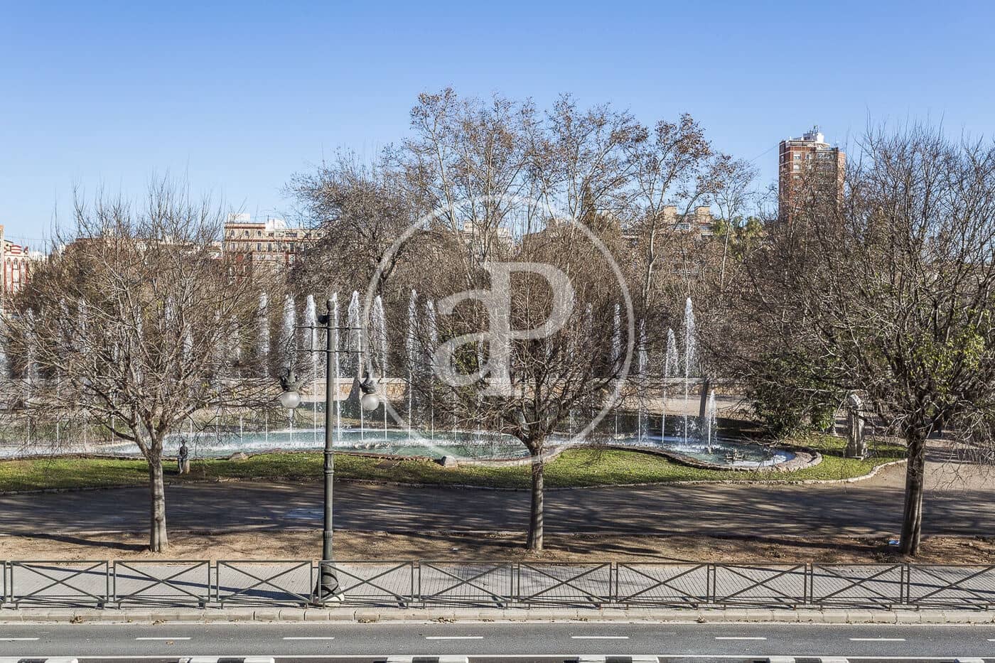 1 quarto Moradia para arrendar em Valencia cidade - 1 100 € (Ref: 9890473)