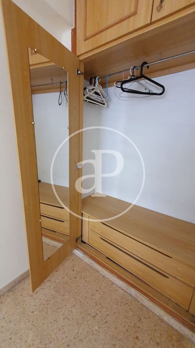4 quarto Apartamento para arrendar em Valencia cidade - 1 800 € (Ref: 9892442)