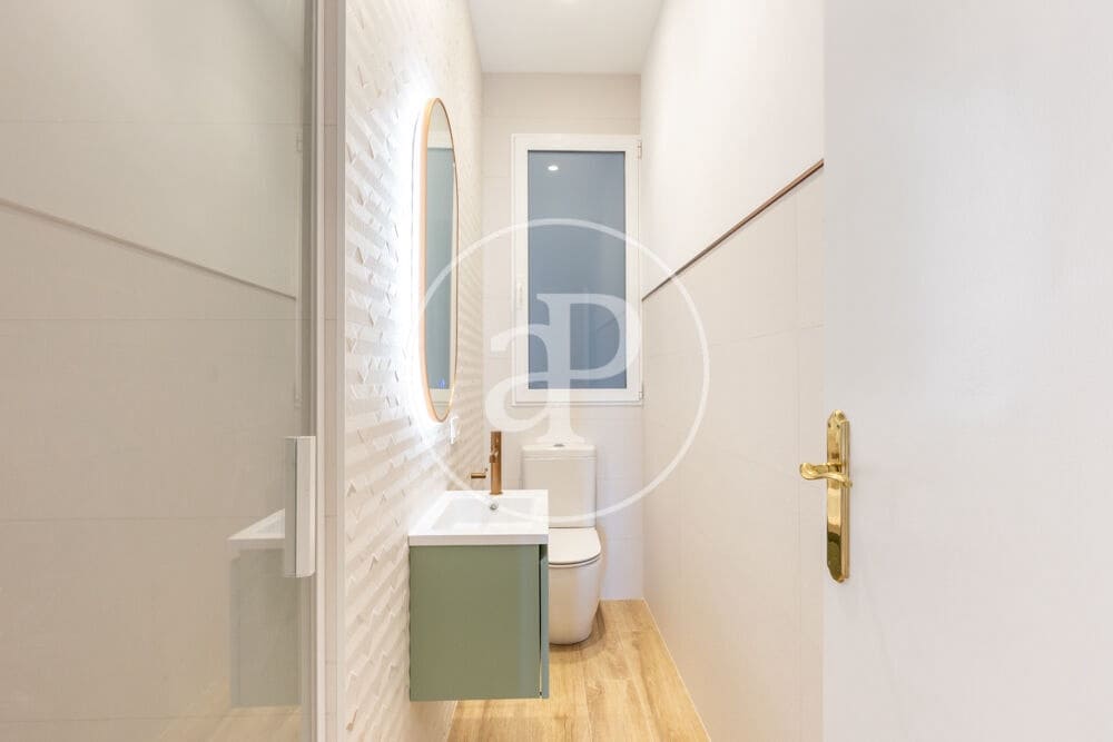 5 quarto Apartamento para arrendar em Valencia cidade - 3 200 € (Ref: 9892444)