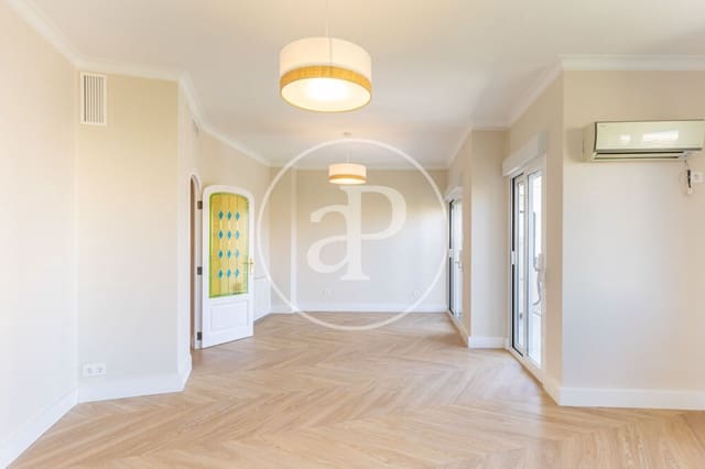 5 quarto Apartamento para arrendar em La Gran Via, Valência cidade - 3 200 € (Ref: 9892444)
