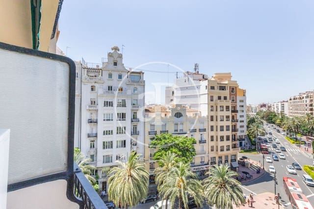 5 quarto Apartamento para arrendar em La Gran Via, Valência cidade - 3 200 € (Ref: 9892444)