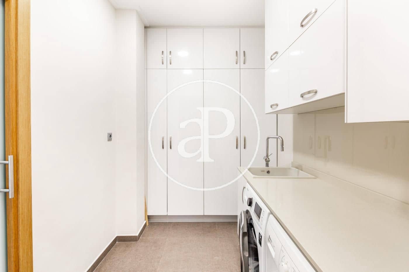 4 bedroom Penthouse for rent in Valencia city - € 3,500 (Ref: 9892447)