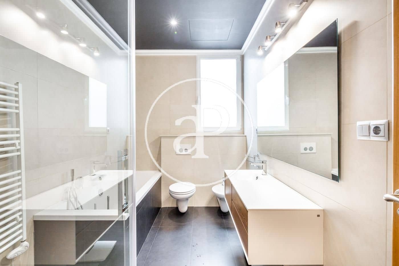 4 bedroom Penthouse for rent in Valencia city - € 3,500 (Ref: 9892447)