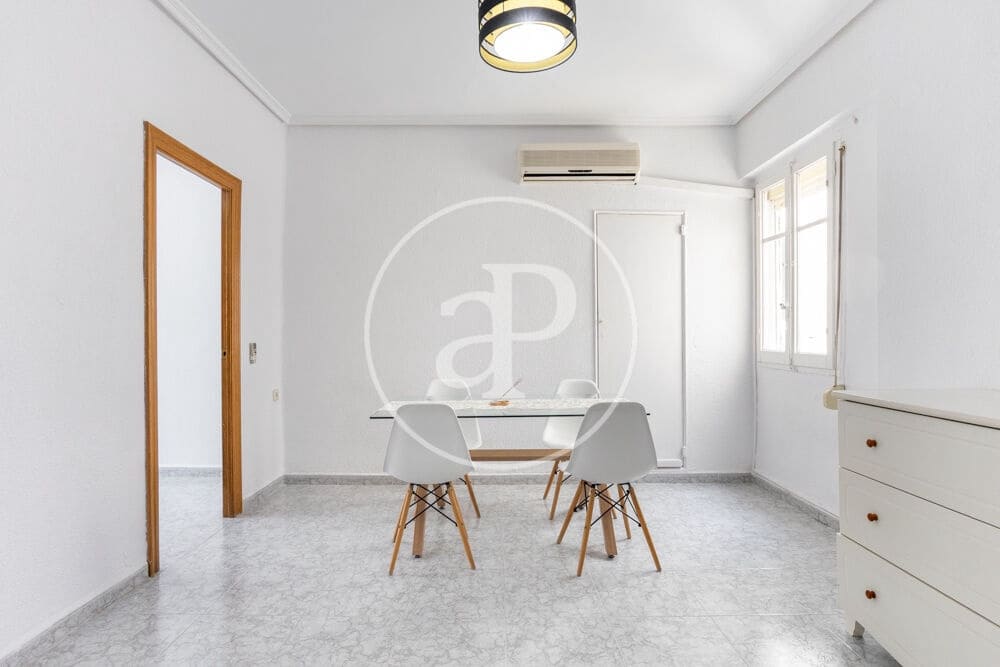 3 slaapkamer Appartement te huur in Valencia stad - € 1.200 (Ref: 9894477)