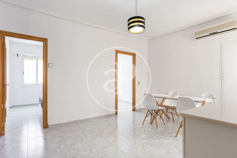 3 slaapkamer Appartement te huur in Valencia stad - € 1.200 (Ref: 9894477)