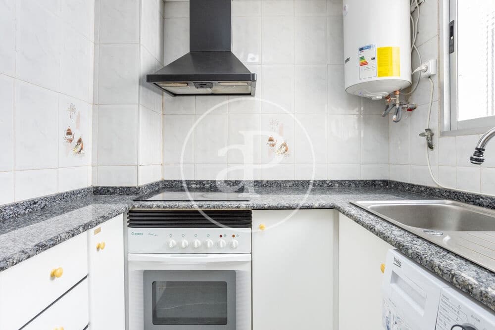 3 slaapkamer Appartement te huur in Valencia stad - € 1.200 (Ref: 9894477)