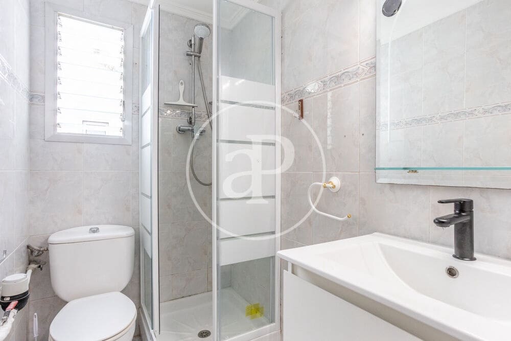 3 slaapkamer Appartement te huur in Valencia stad - € 1.200 (Ref: 9894477)