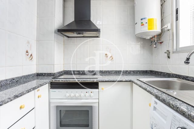 3 slaapkamer Appartement te huur in Benicalap, Valencia stad - € 1.200 (Ref: 9894477)