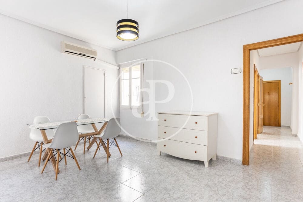 3 slaapkamer Appartement te huur in Valencia stad - € 1.200 (Ref: 9894477)