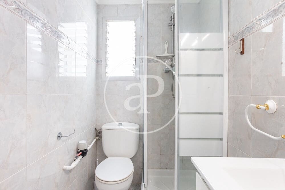 3 slaapkamer Appartement te huur in Valencia stad - € 1.200 (Ref: 9894477)