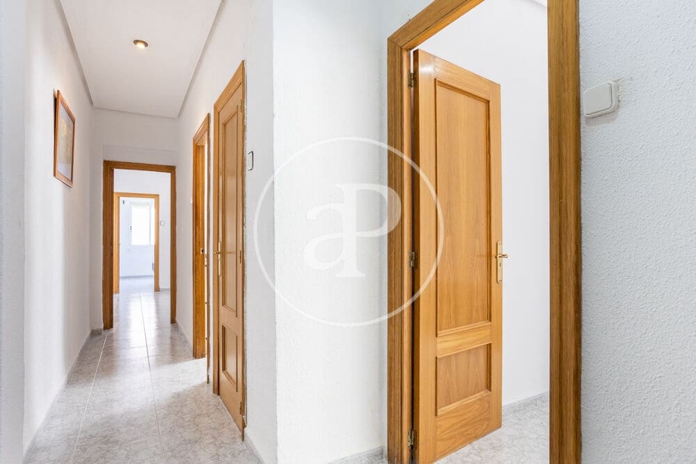 3 slaapkamer Appartement te huur in Valencia stad - € 1.200 (Ref: 9894477)