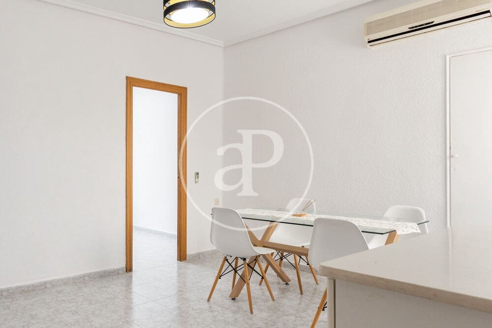 3 slaapkamer Appartement te huur in Valencia stad - € 1.200 (Ref: 9894477)