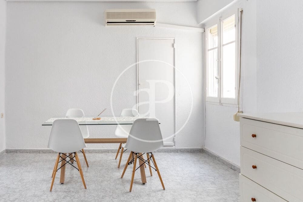 3 slaapkamer Appartement te huur in Valencia stad - € 1.200 (Ref: 9894477)