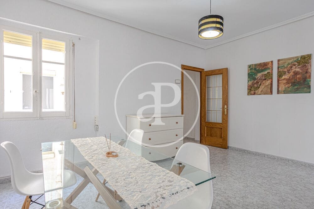 3 slaapkamer Appartement te huur in Valencia stad - € 1.200 (Ref: 9894477)
