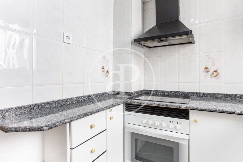 3 slaapkamer Appartement te huur in Valencia stad - € 1.200 (Ref: 9894477)