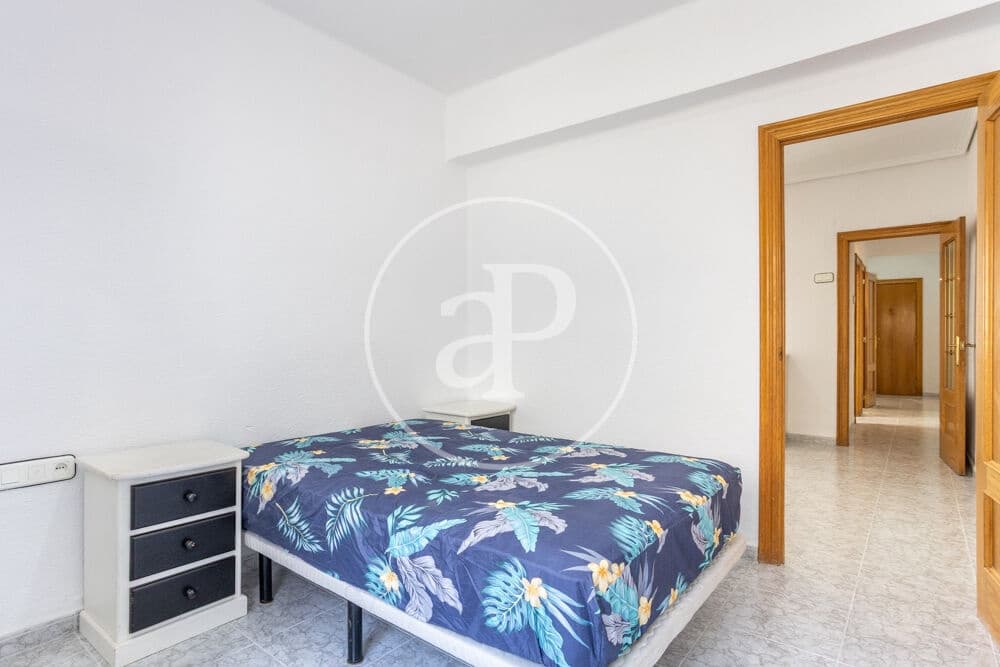 3 slaapkamer Appartement te huur in Valencia stad - € 1.200 (Ref: 9894477)