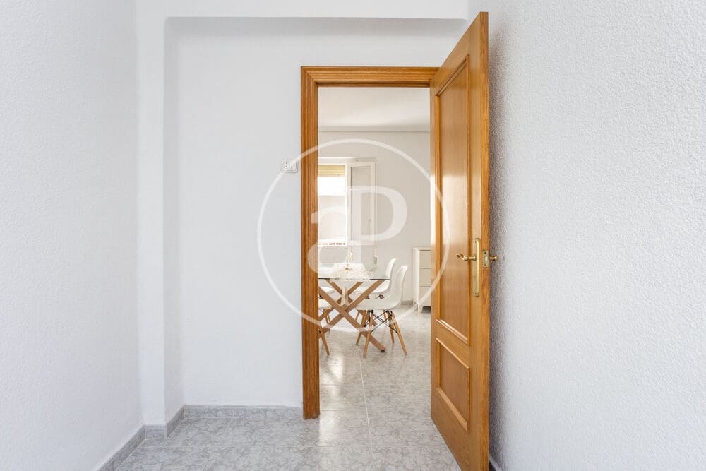 3 slaapkamer Appartement te huur in Valencia stad - € 1.200 (Ref: 9894477)