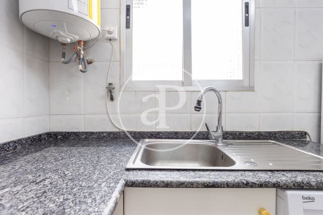 3 slaapkamer Appartement te huur in Benicalap, Valencia stad - € 1.200 (Ref: 9894477)