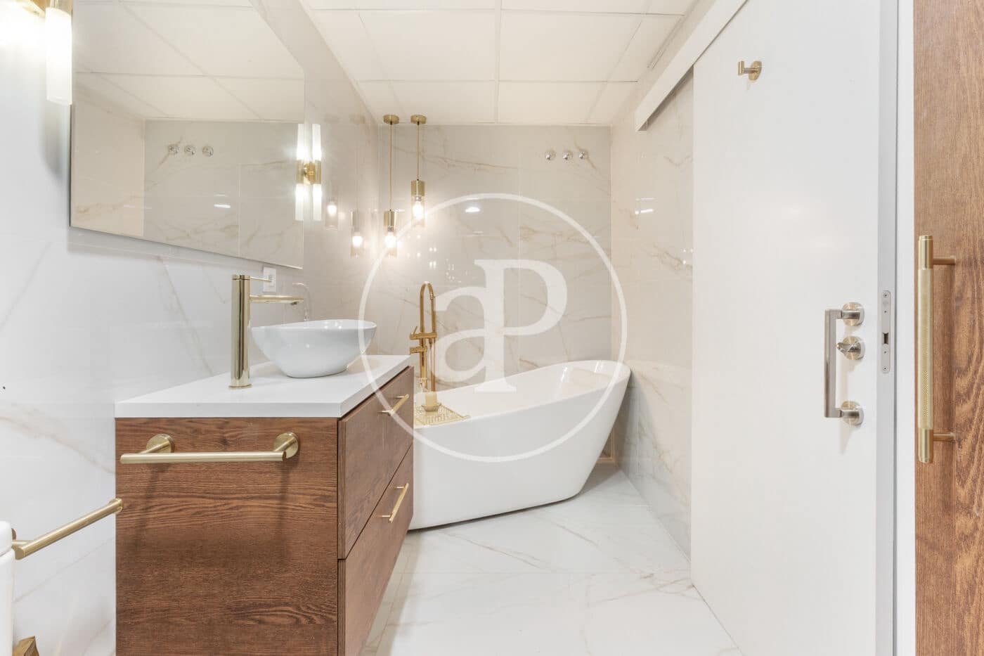 2 quarto Apartamento para arrendar em Valencia cidade com piscina garagem - 1 750 € (Ref: 9894478)