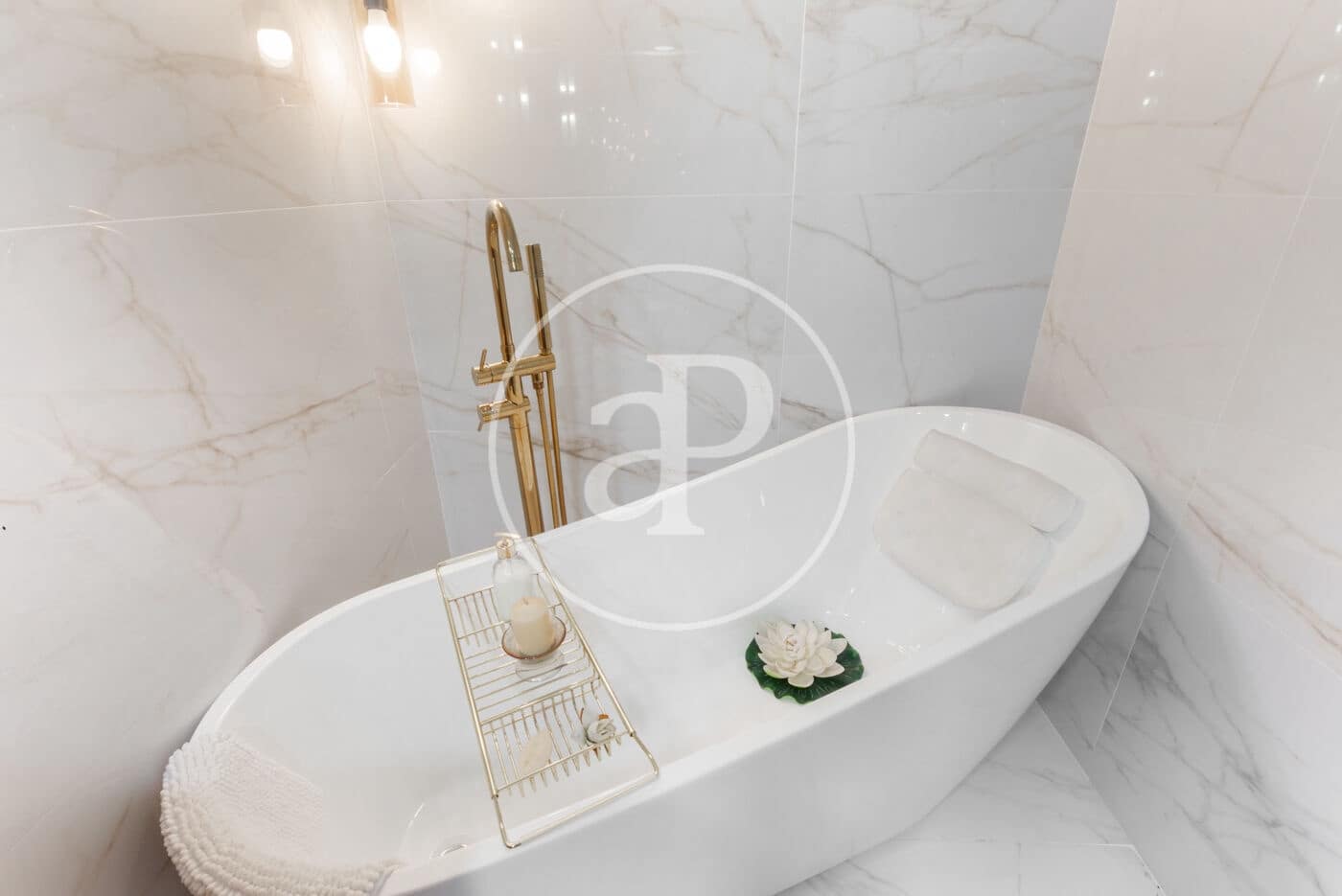 2 quarto Apartamento para arrendar em Valencia cidade com piscina garagem - 1 750 € (Ref: 9894478)