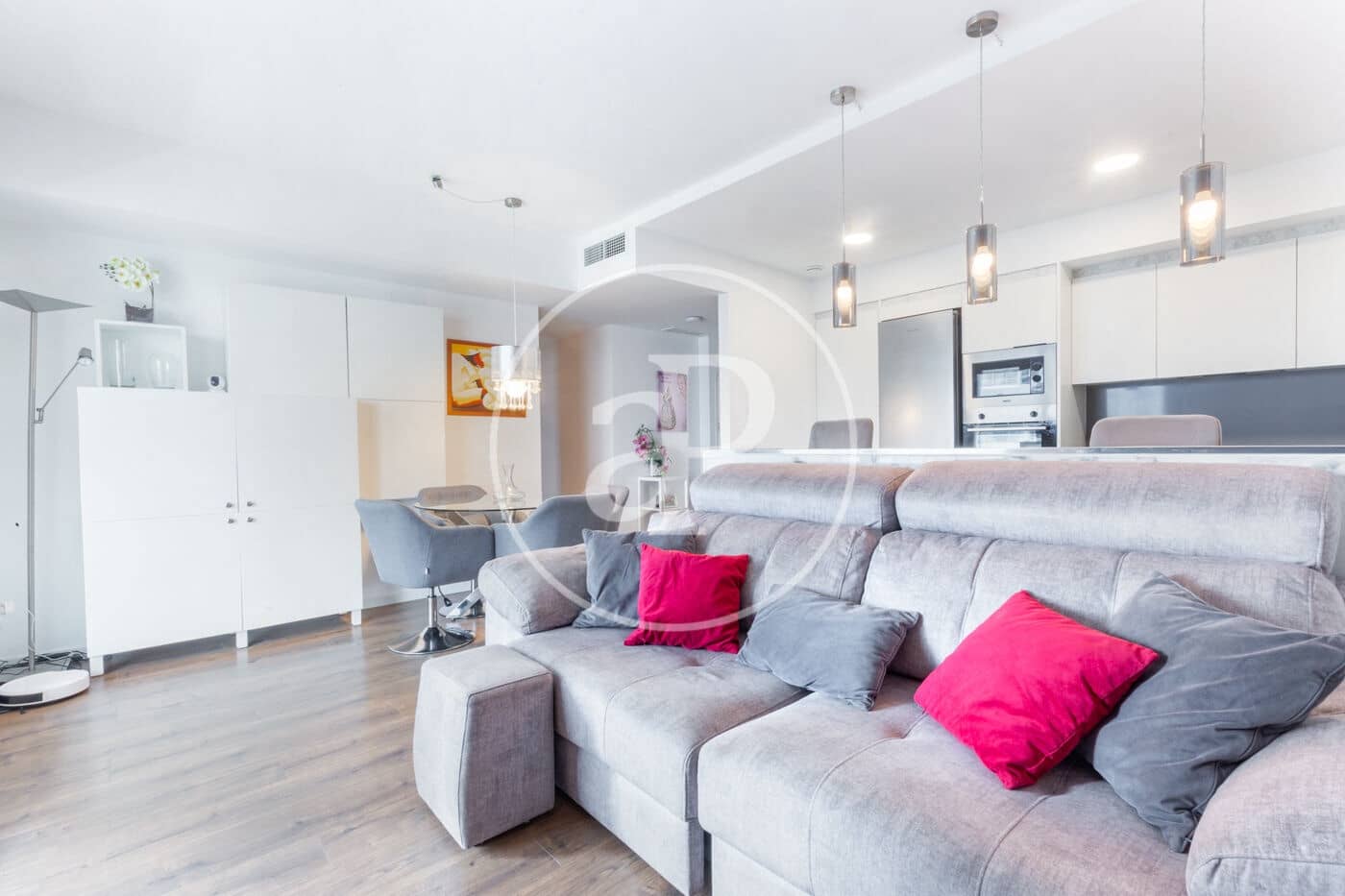 2 quarto Apartamento para arrendar em Valencia cidade com piscina garagem - 1 750 € (Ref: 9894478)
