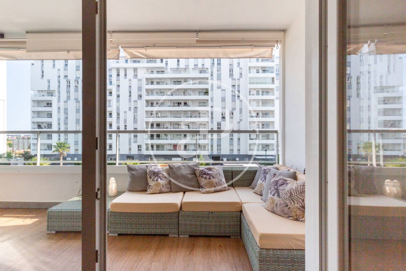 2 quarto Apartamento para arrendar em Valencia cidade com piscina garagem - 1 750 € (Ref: 9894478)