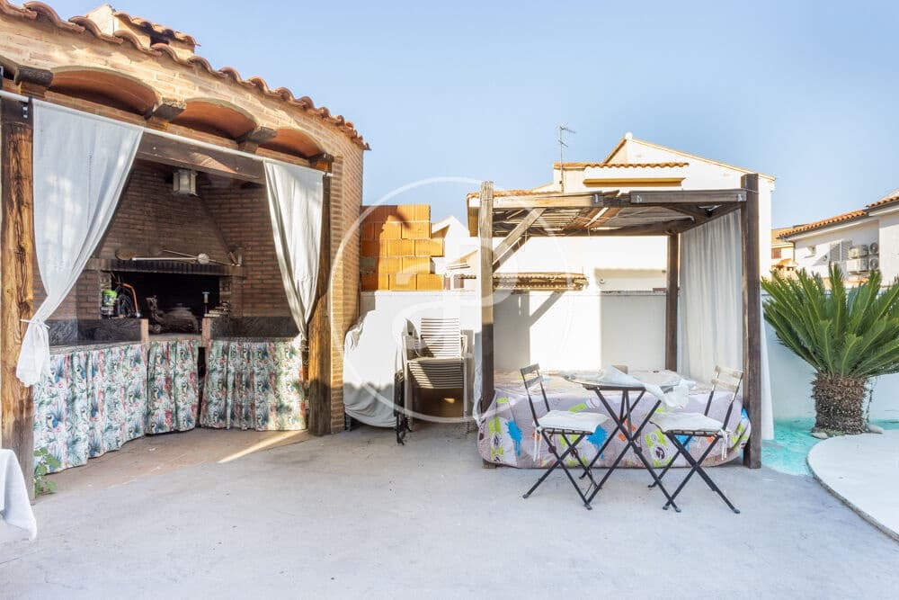 5 quarto Moradia para venda em Riba-roja de Turia com piscina - 430 000 € (Ref: 9894479)