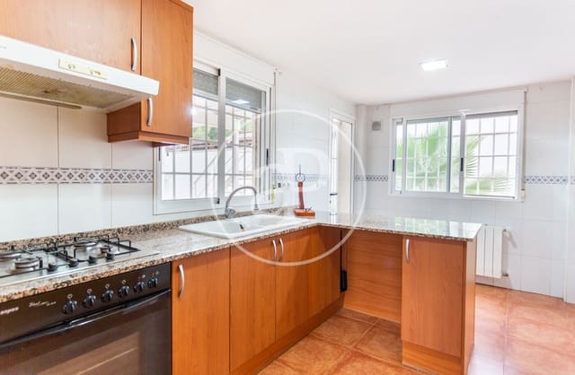 4 quarto Moradia para venda em Riba-roja de Túria com piscina - 420 000 € (Ref: 9894480)