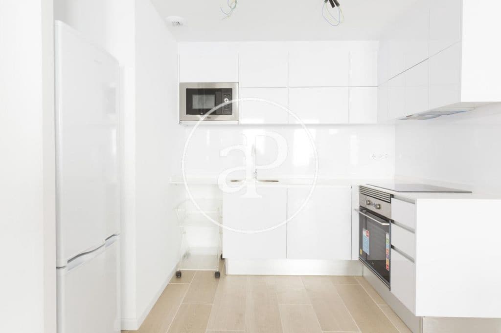 1 soveværelse Lejlighed til leje i Valencia by - € 1.300 (Ref: 9894484)