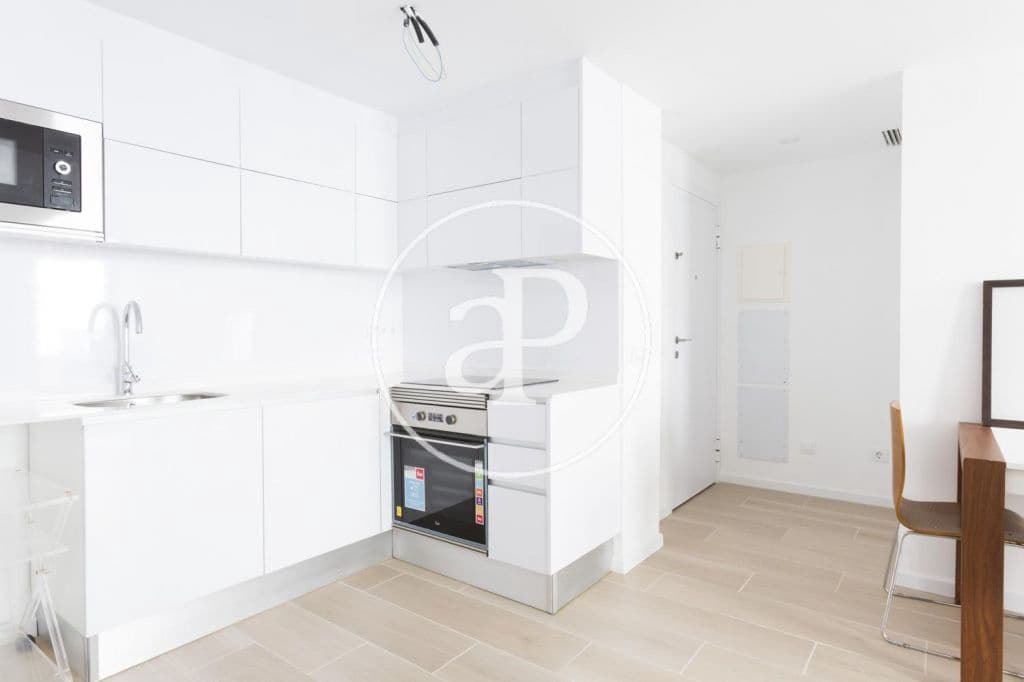 1 soveværelse Lejlighed til leje i Valencia by - € 1.300 (Ref: 9894484)