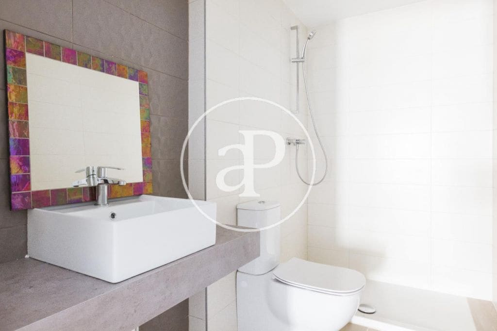 1 soveværelse Lejlighed til leje i Valencia by - € 1.300 (Ref: 9894484)