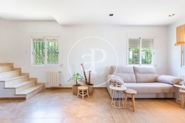 4 bedroom Villa for sale in La Pobla de Vallbona with pool - € 350,000 (Ref: 9896871)