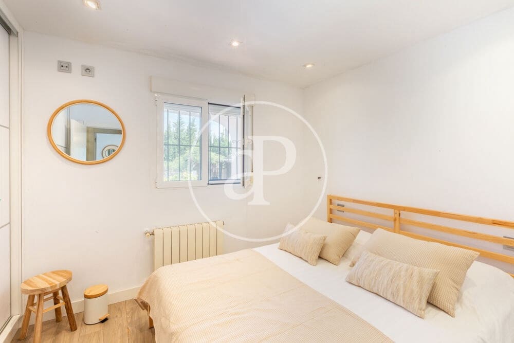 4 bedroom Villa for sale in La Pobla de Vallbona with pool - € 350,000 (Ref: 9896871)
