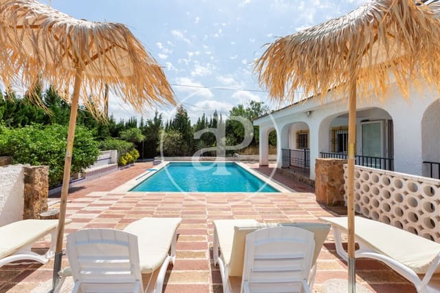 4 bedroom Villa for sale in La Pobla de Vallbona with pool - € 350,000 (Ref: 9896871)