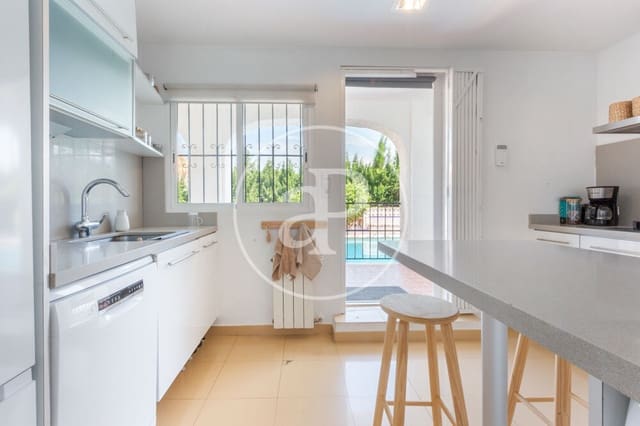 4 bedroom Villa for sale in La Pobla de Vallbona with pool - € 350,000 (Ref: 9896871)