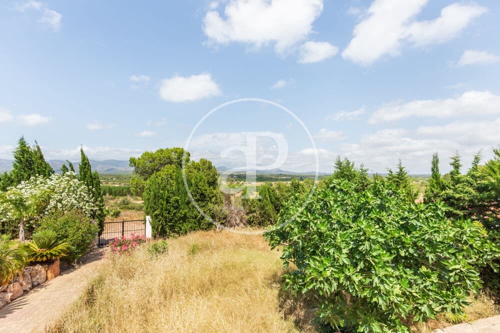 4 bedroom Villa for sale in La Pobla de Vallbona with pool - € 350,000 (Ref: 9896871)