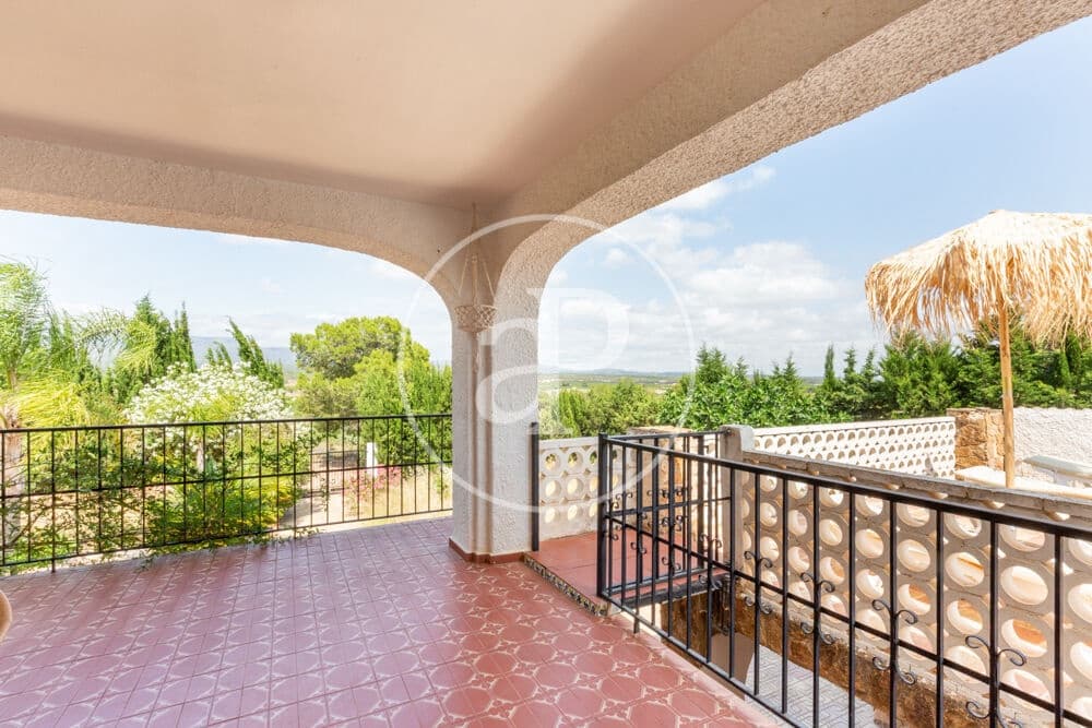 4 bedroom Villa for sale in La Pobla de Vallbona with pool - € 350,000 (Ref: 9896871)