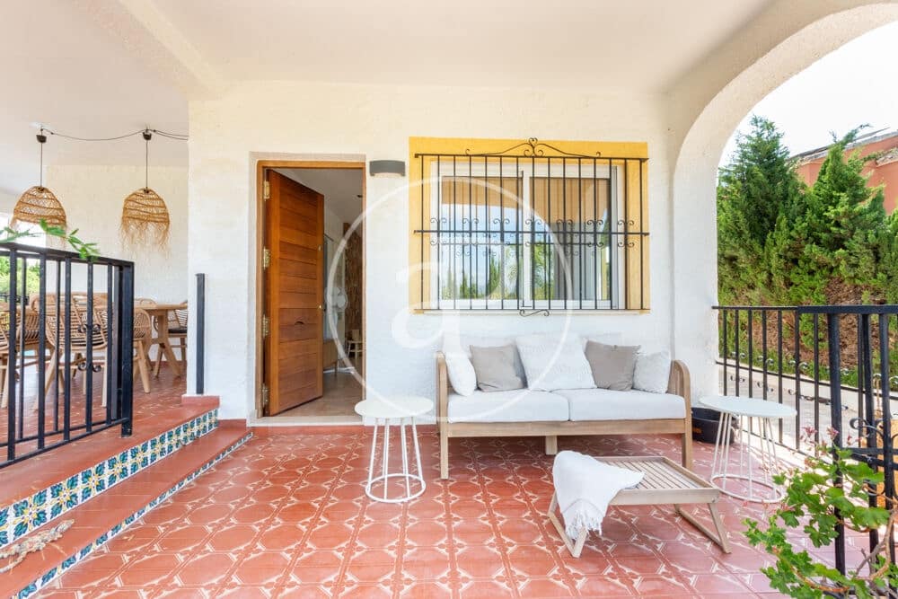 4 bedroom Villa for sale in La Pobla de Vallbona with pool - € 350,000 (Ref: 9896871)