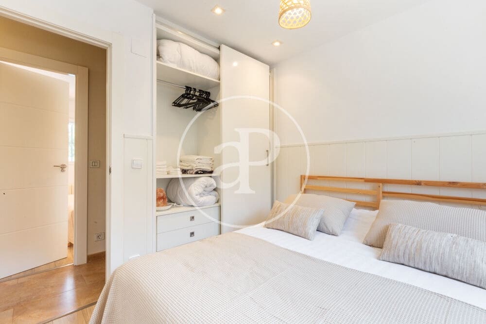 4 bedroom Villa for sale in La Pobla de Vallbona with pool - € 350,000 (Ref: 9896871)