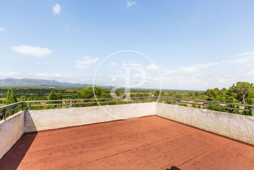 4 bedroom Villa for sale in La Pobla de Vallbona with pool - € 350,000 (Ref: 9896871)
