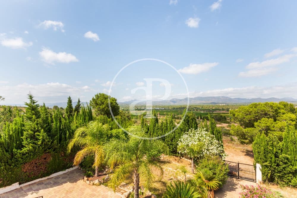 4 bedroom Villa for sale in La Pobla de Vallbona with pool - € 350,000 (Ref: 9896871)