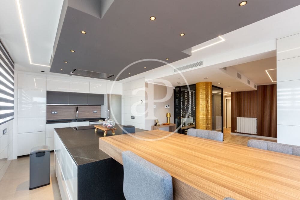4 makuuhuone Kattohuoneisto myytävänä paikassa Sagunto / Sagunt - 470 000 € (Ref: 9896872)