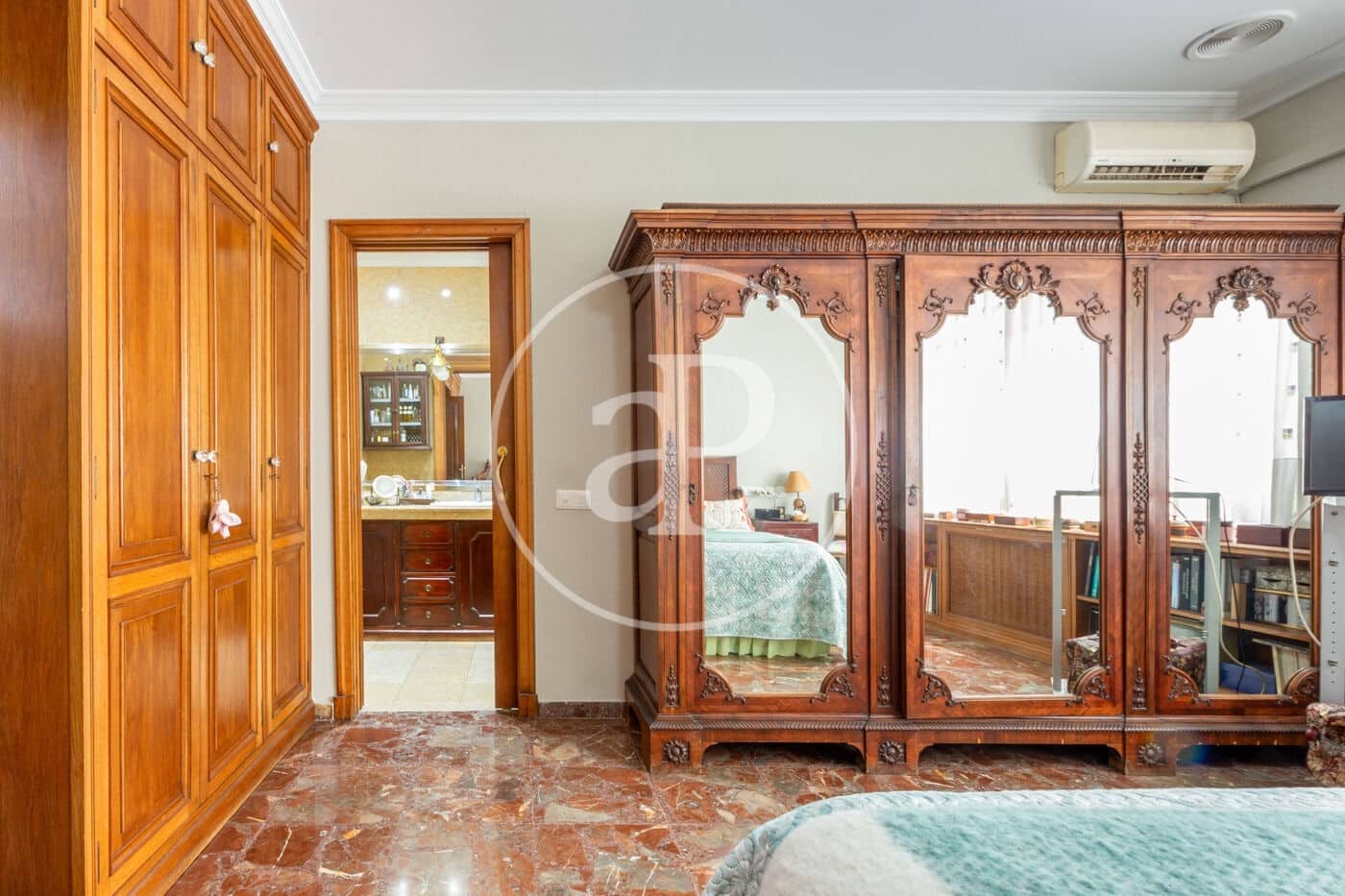 5 makuuhuone Kattohuoneisto myytävänä paikassa Valencia kaupunki - 1 100 000 € (Ref: 9896874)