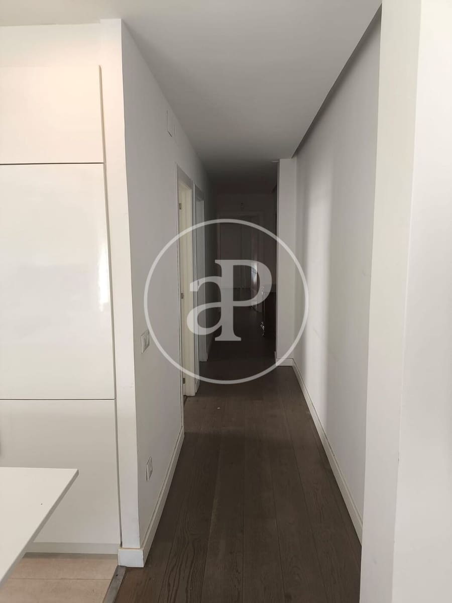 3 bedroom Apartment for rent in Valencia city - € 2,500 (Ref: 9899661)
