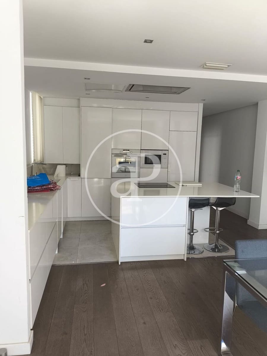 3 bedroom Apartment for rent in Valencia city - € 2,500 (Ref: 9899661)